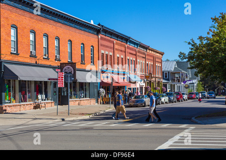 Straße im Zentrum von Ellicottville in Western New York State Stockfoto