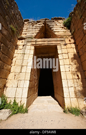 Eintritt in das Schatzhaus des Atreus ist, Mykene archäologische Weltkulturerbe, Peloponnes, Griechenland Stockfoto