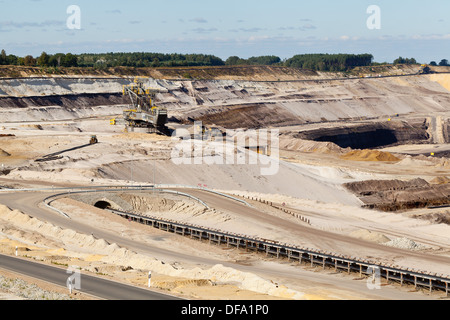 Vattenfall-Tagebau Braunkohle Bergwerk - Welzow Süd, Brandenburg, Deutschland, Europa Stockfoto