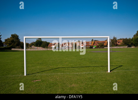 Fußball-Torpfosten ohne Netze Torpfosten Stockfoto