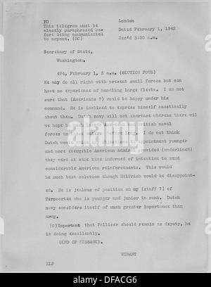 Dieses Dokument enthält eine Mitteilung von Winston Churchill an Franklin D. Roosevelt, zwei prominente Führer des Zweiten Weltkriegs, in der sie ihre Zusammenarbeit während des Krieges ausführlich beschreibt. Stockfoto