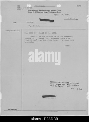 Dieses Dokument enthält Briefe von Winston Churchill, dem Premierminister des Vereinigten Königreichs, an Franklin D. Roosevelt, den Präsidenten der Vereinigten Staaten. Ihre Kommunikation war entscheidend für die Förderung der Allianz zwischen den USA und Großbritannien während des Zweiten Weltkriegs Stockfoto