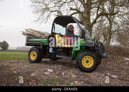 Ein John Deere Gator in Aktion UK Stockfoto