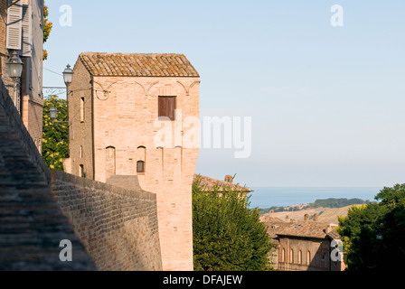 mittelalterlichen Turm in Fermo, Marche, Italien Stockfoto