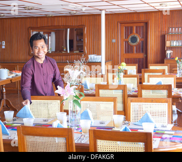 Esszimmer im Mekong River Cruise Ship Stockfoto