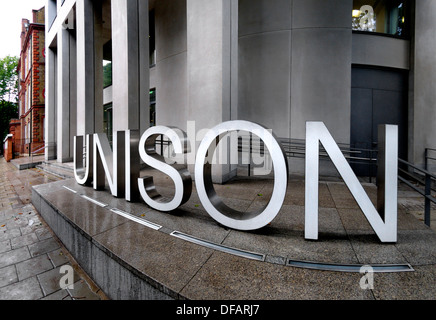 London, England, Vereinigtes Königreich. Unisono (Gewerkschaft) Sitz auf Euston Road. Stockfoto