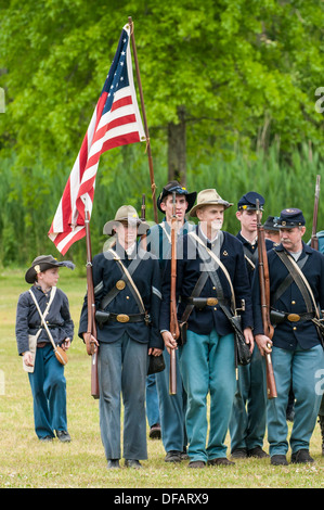 Unionssoldaten auf Thunder auf Roanoke American Civil War Reenactment in Plymouth, North Carolina, USA. Stockfoto