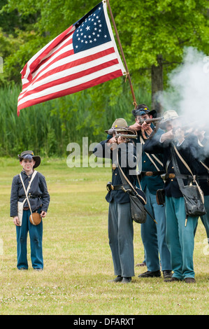 Unionssoldaten auf Thunder auf Roanoke American Civil War Reenactment in Plymouth, North Carolina, USA. Stockfoto