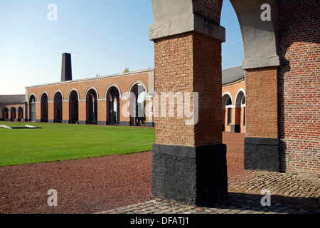 Innenhof bei Le Grand-Hornu / Grand Hornu / MAC's, alte industrielle Kohle Bergbau Komplex in Hornu, Borinage, Hennegau, Belgien Stockfoto