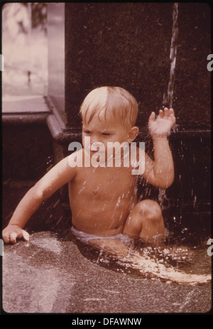 Das D'Aug Days Festival am Fountain Square, ein monatelanger Feiertag der Kunst und Kultur, findet jeden August in der Gegend statt. Stockfoto
