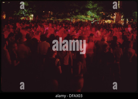 Das Festival der D'Aug Days, das jährlich im August am Fountain Square stattfindet, feiert Kunst und Kultur mit verschiedenen Ausstellungen und Aufführungen. Diese monatelange Veranstaltung bringt lokale und nationale Künstler zusammen, um ihre Werke zu präsentieren. Stockfoto