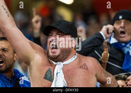 London, UK. 1. Oktober 2013. Napoli-Fans vor der Gruppenphase der UEFA Champions League-Leuchte zwischen Arsenal und SSC Napoli von Emirates Stadion Kredit Reisen: Action Plus Sport/Alamy Live News Stockfoto