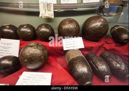 Bürgerkrieg Kanonenkugeln Kugel Munition Munition Exponate am Hafen von O'Plymouth Roanoke River Museum Plymouth North Carolina, USA. Stockfoto