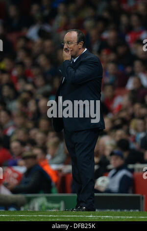 London, UK. 1. Oktober 2013. Napoli Trainer Rafa Benitez während der UEFA-Champions-League-match zwischen Arsenal aus England und Napoli aus Italien spielte The Emirates Stadium am 1. Oktober 2013 in London, England. © Mitchell Gunn/ESPA/Alamy Live-Nachrichten Stockfoto