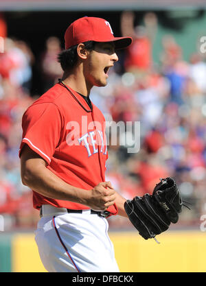 Arlington, Texas, USA. 29. September 2013. Yu Darvish (Rangers) MLB: Yu Darvish der Texas Rangers feiert während der Major League Baseball Spiel gegen die Los Angeles Angels bei Rangers Ballpark in Arlington in Arlington, Texas, Vereinigte Staaten von Amerika. © AFLO/Alamy Live-Nachrichten Stockfoto