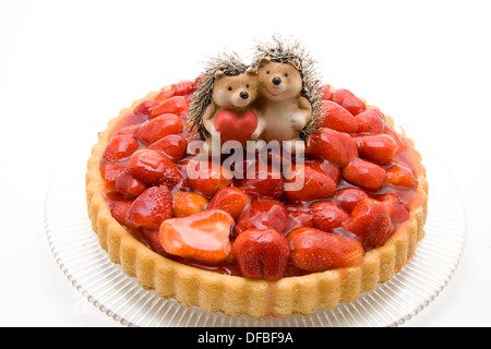 Frischen Erdbeerkuchen mit Igel Stockfoto