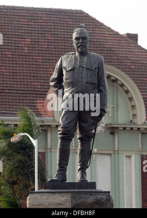 Eine Statue von General Louis Botha die Statue König Dinuzulu Cetshwayo Gesichter für 2 Jahre 3. September 2008 fallenden Stockfoto