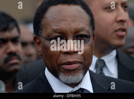 Der südafrikanische Präsident Kgalema Mohlante nach Beerdigung Anti-Apatheid-Aktivist Billy Nair in Durban 30. Oktober 2008 Bild: Stockfoto