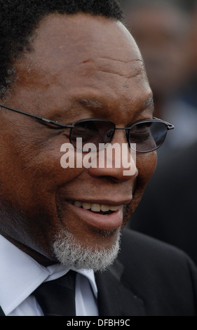 Der südafrikanische Präsident Kgalema Mohlante nach Beerdigung Anti-Apatheid-Aktivist Billy Nair in Durban 30. Oktober 2008 Bild: Stockfoto