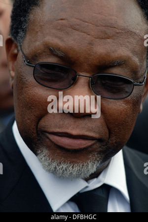 Der südafrikanische Präsident Kgalema Mohlante nach Beerdigung Anti-Apatheid-Aktivist Billy Nair in Durban 30. Oktober 2008 Bild: Stockfoto