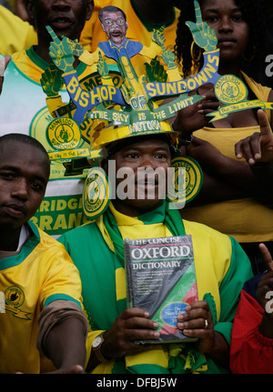 Mamelodi Sonnenuntergang fans Moses Mabhida Stadium in Durban während ihres Spiels mit Kaizer Chiefs 19. Dezember 2009 Durban ist eine neun Stockfoto