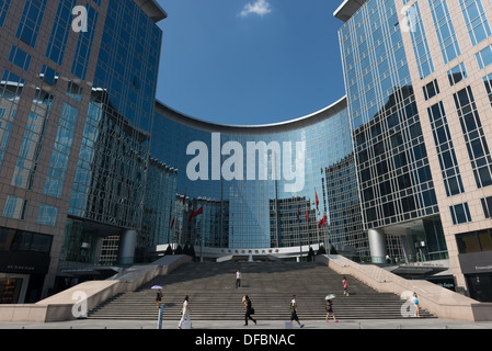 Beijing, Chang Avenue. Blick auf Oriental Plaza; entworfen von der P- & T-Gruppe. Stockfoto