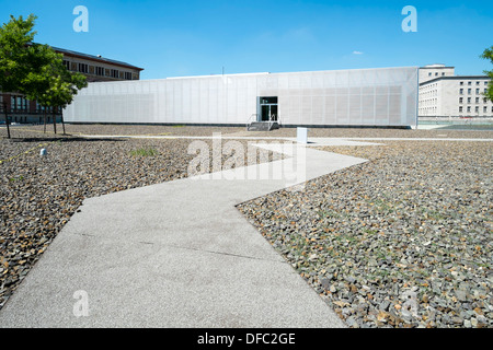 Außenansicht der Topographie des Terrors Besucherzentrum am Standort der ehemaligen Gestapo-Zentrale in Berlin Deutschland Stockfoto