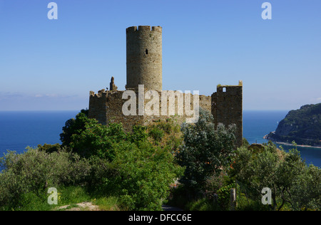 Burg Ruine Noli, Riviera di Ponente, Ligurien, Italien Stockfoto