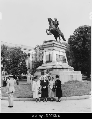 Eine Zeremonie fand an der Statue des südamerikanischen Patrioten San Martin in Washington statt, D.C., Präsident Truman war bei der Veranstaltung nicht anwesend, die die historische Figur würdigte. Stockfoto