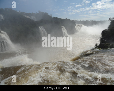Iguaçu-Wasserfälle an der Grenze zwischen Brasilien und Argentinien Stockfoto