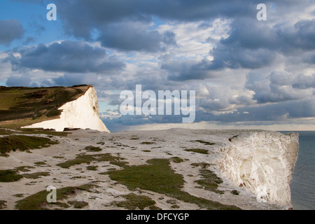 Weißen Kalkstein-Klippen an der Südküste von England in Seaford, Ostsussex Stockfoto