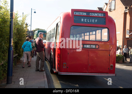 Austol einzelne Doppeldecker-Bus am Festivalwochenende Sheringham 1940 Stockfoto