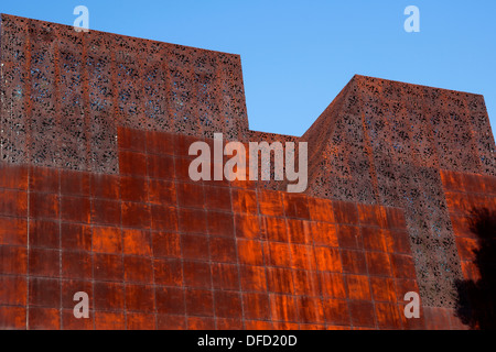 CaixaForum Museum und Kultur Zentrum, gebaut von den Schweizer Architekten Herzog & de Meuron Madrid Stockfoto