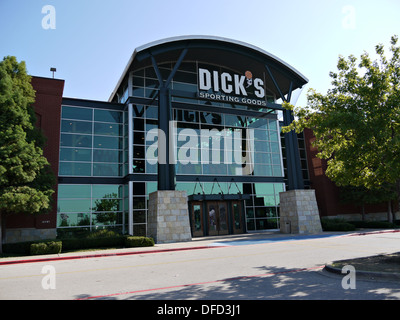 Ein Bild von eines Schwanz Sporting Goods Store in Arlington Texas. Stockfoto