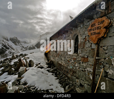 Die Kletterer Zuflucht / base Camp am Huayna Potosi Mountain, in der Nähe von La Paz, Bolivien Stockfoto