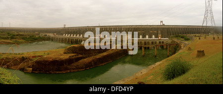 Itaipu-Staudamm, Brasilien / Paraguay Stockfoto