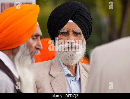Sikh-Männer tragen Dastar - USA Stockfoto