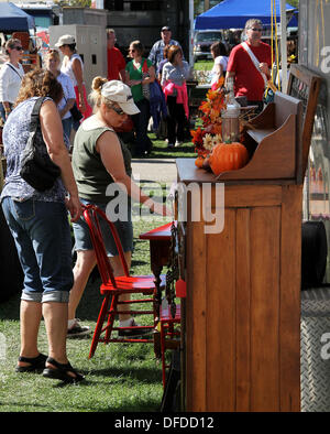 29. September 2013 - Elkhorn, Wisconsin, USA - Bilder aus dem Elkhorn Antik-Flohmarkt an der Walworth County Fairgrounds in Elkhorn, Wisconsin Sonntag, 29. September 2013 (Kredit-Bild: © Kevin E. Schmidt/ZUMAPRESS.com) Stockfoto