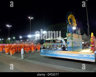 Straßenkarneval in Sao Sebastiao, Bundesstaat Ufer von Sao Paulo, Brasilien Stockfoto
