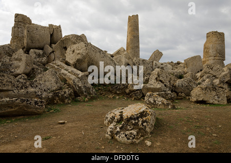 Ruinen eines griechischen Tempels in Selinunte, Sizilien Stockfoto