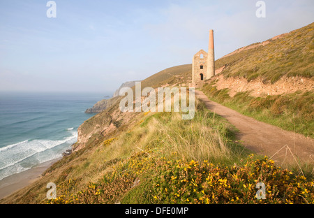 Towan Roath Maschinenhaus Ruinen bei Wheal Coates Tin mine, St Agnes Head, Cornwall, England Stockfoto