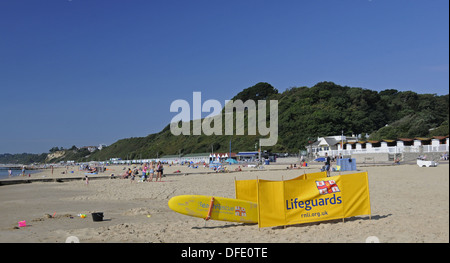 Rettungsschwimmer Patrol auf Bournemouth Beach-Bournemouth-Dorset-England Stockfoto