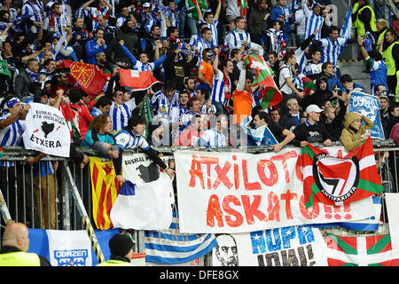 Leverkusen, Deutschland. 2. Oktober 2013. San Sebastian-Fans während der Champions-League-Gruppe A match zwischen Bayer Leverkusen und Real Sociedad San Sebastian in der BayArena in Leverkusen, Deutschland, 2. Oktober 2013. Foto: Revierfoto/Dpa/Alamy Live News Stockfoto