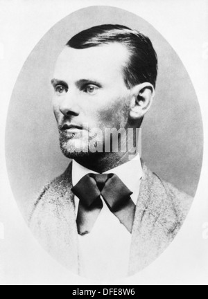 Vintage-Portraitfoto des amerikanischen Gesetzgeächten Jesse James (1847 – 1882). Foto ca. 1882. Stockfoto