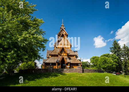 Die Stav Kirche im Scandinavian Heritage Center in Minot, North Dakota, USA. Stockfoto