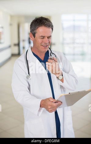 Arzt einzureden Diktiergerät Stockfoto