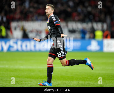 Leverkusen, Deutschland. 2. Oktober 2013. UEFA Fußball Championsleague 2013/14 Gruppe Stufe 2. Spieltag 2.10.2013, Bay Arena Leverkusen, Bayer 04 Leverkusen - Real Sociedad San Sebastian---Jens Hegeler (Leverkusen) feiert Credit: Kolvenbach/Alamy Live-Nachrichten Stockfoto