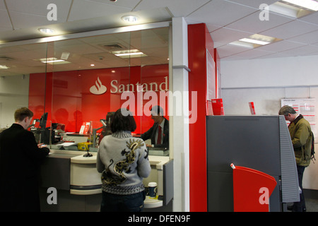 Santander Bank-Filiale in Tottenham Court Road London UK 22. März 2012. Stockfoto