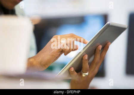 Nahaufnahme von Geschäftsmann mit digital-Tablette Stockfoto