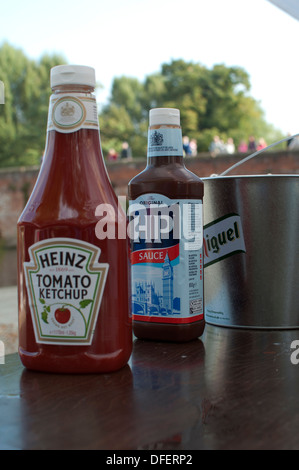 Heinz und HP sauce Flaschen Stockfoto